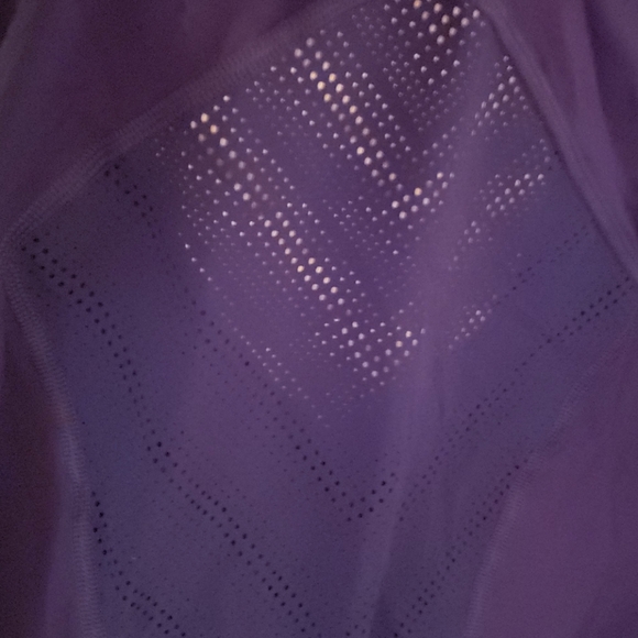 Under armour top - Picture 4 of 6